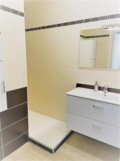 Bel Appartement Proche Du Port ساناري سور مير المظهر الخارجي الصورة